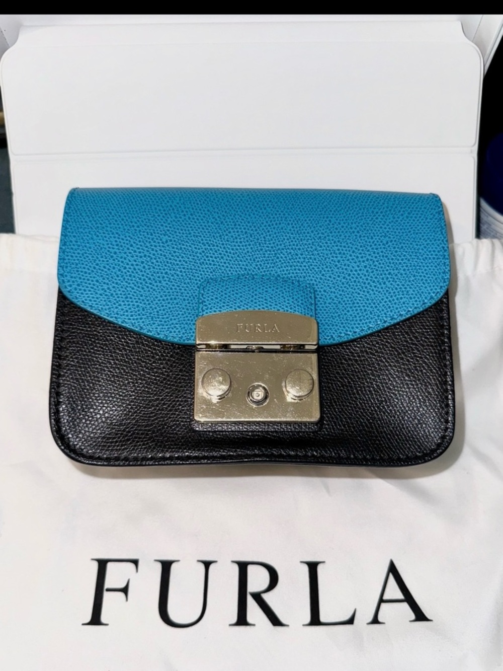 FURLA Metropolis Mini Crossbody w/Blue Interchangeable Flap in Exc Cond